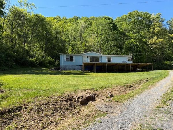 34 Yellow Rose, Pipestem, WV 25979