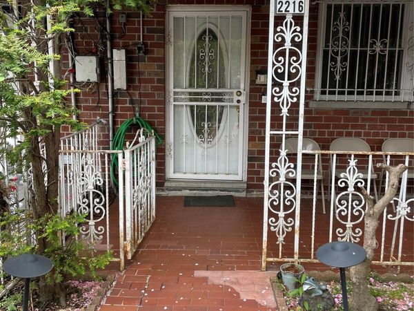 2216 Seward Avenue , Bronx, NY 10473