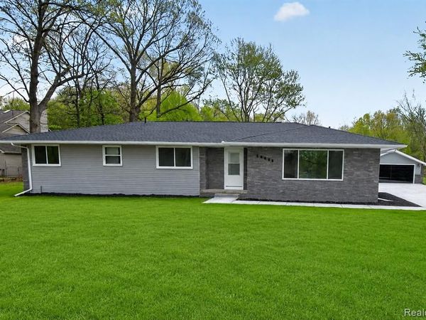 29055 Bredow Avenue, Huron Twp, MI 48174