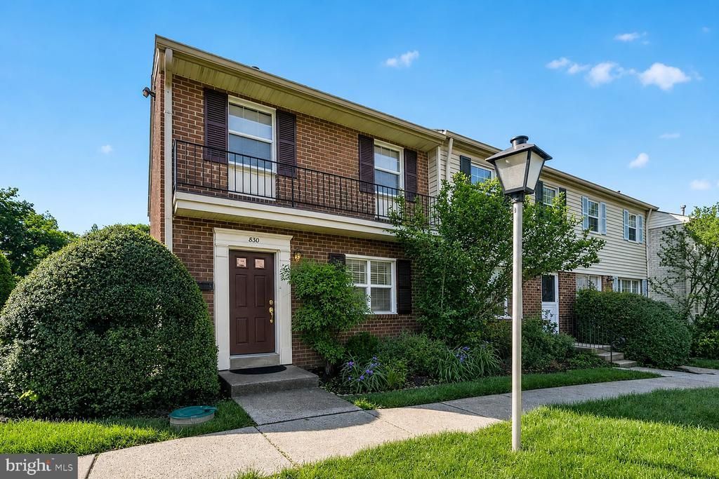 830 College Parkway, Unit 11-830, Rockville, MD 20850 Main Photo