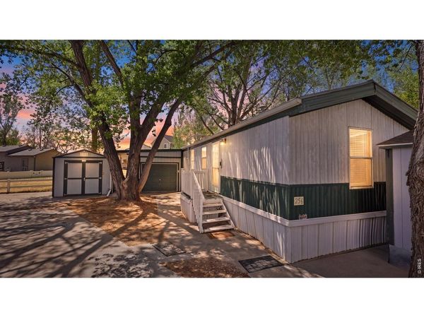 256 Navajo Rd, Weldona, CO 80653