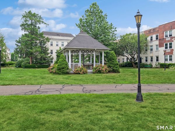 140 Woodside, Unit 2B, Stamford, CT 06905