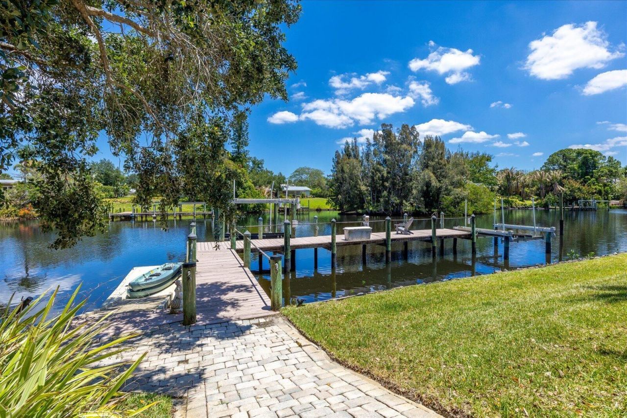 851 SW Pine Tree Lane, Palm City, FL 34990 Photo