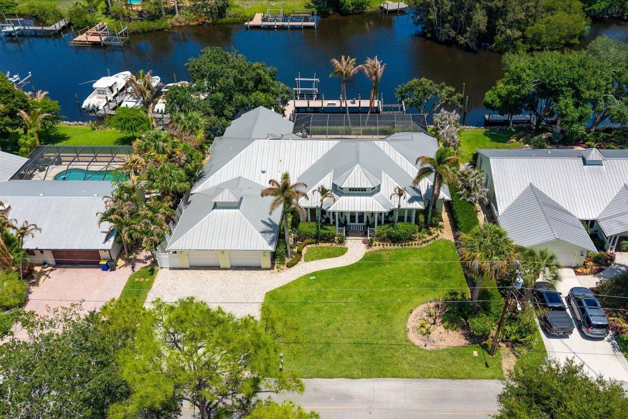 851 SW Pine Tree Lane, Palm City, FL 34990 Photo