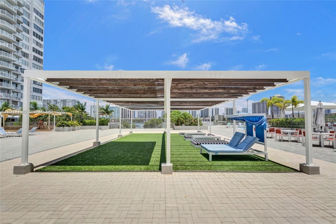 18041 Biscayne Blvd , Unit 1804, Aventura, FL 33160 Photo