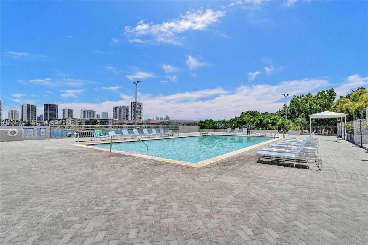 18041 Biscayne Blvd , Unit 1804, Aventura, FL 33160 Photo