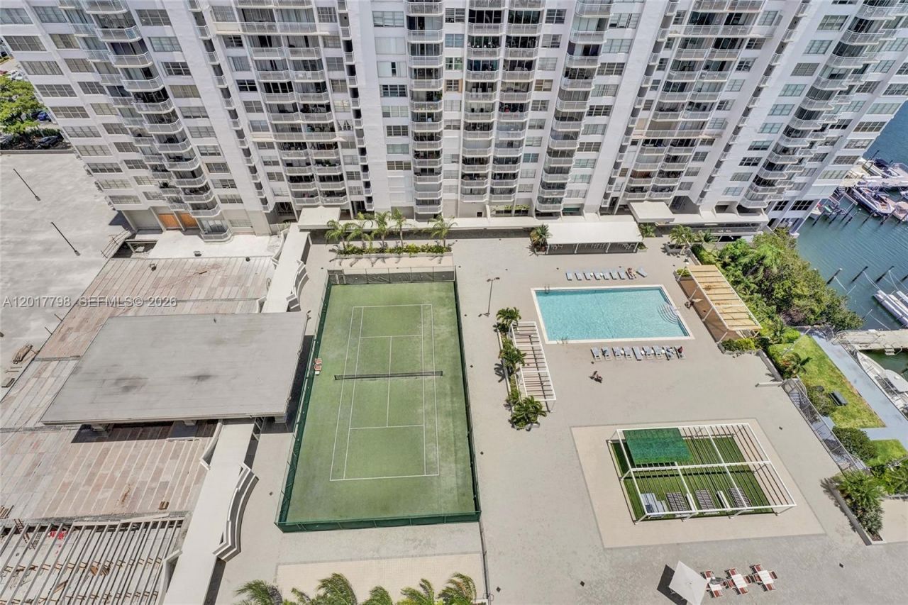 18041 Biscayne Blvd , Unit 1804, Aventura, FL 33160 Photo