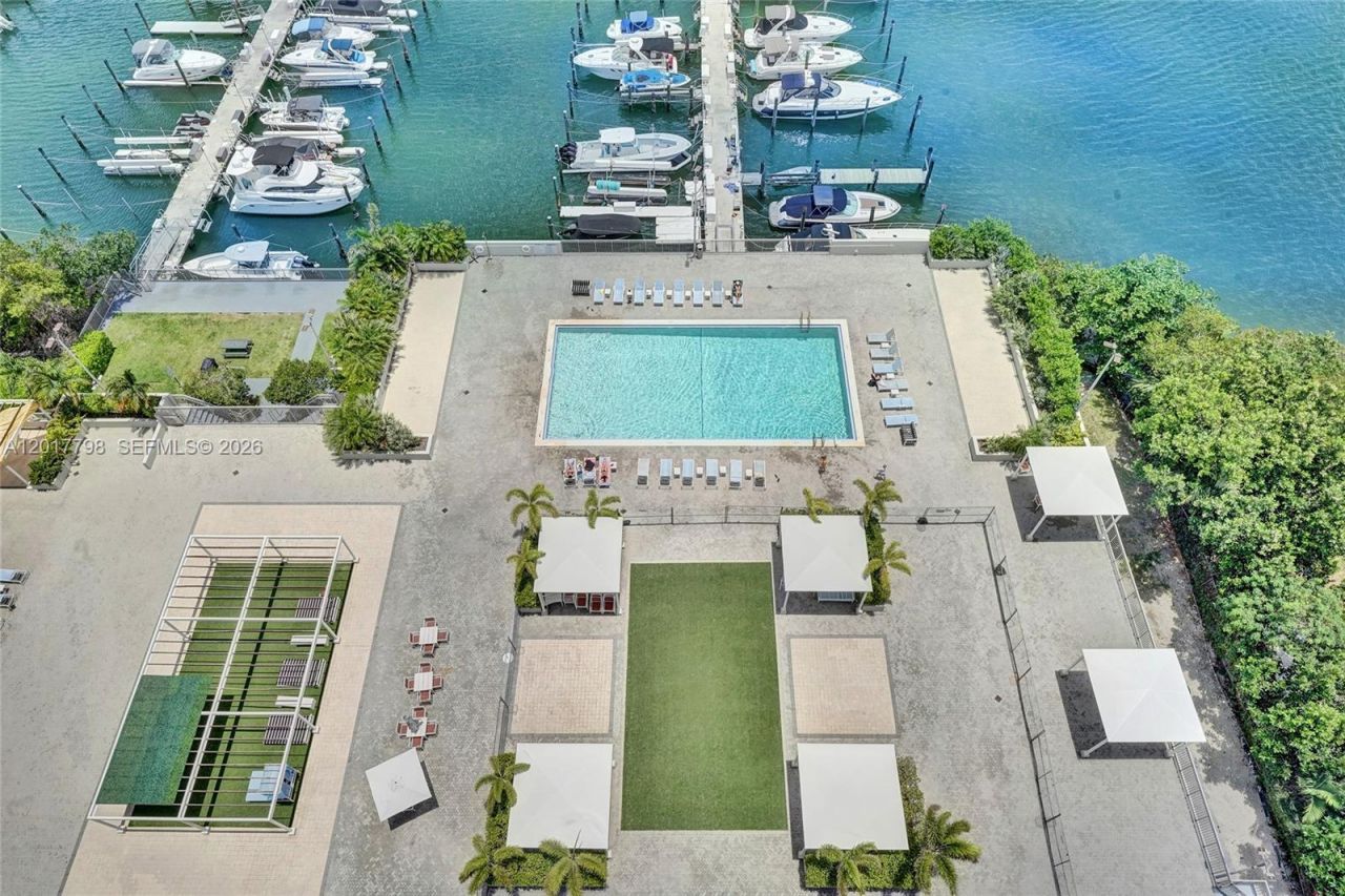 18041 Biscayne Blvd , Unit 1804, Aventura, FL 33160 Photo