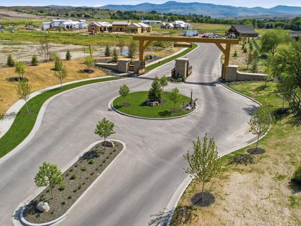 480 E Equine Ln, Eagle, ID 83616
