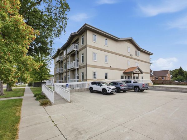 203 6th Street S, Unit 101, Moorhead, MN 56560