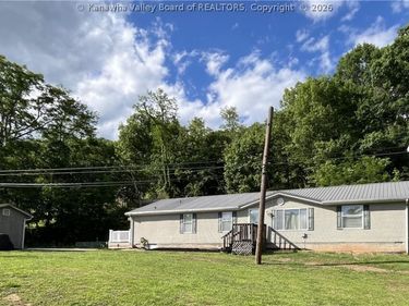 8565 Charleston Road, Point Pleasant, WV 25550