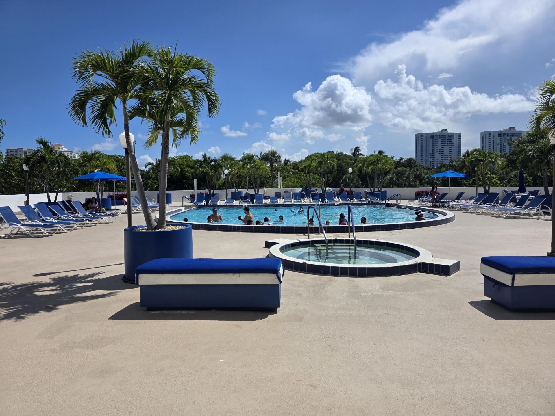 3701 N Country Club Drive, Unit 1008, Aventura, FL 33180 Photo