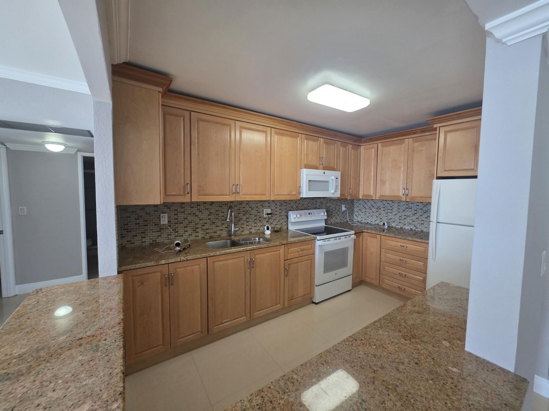 3701 N Country Club Drive, Unit 1008, Aventura, FL 33180 Photo
