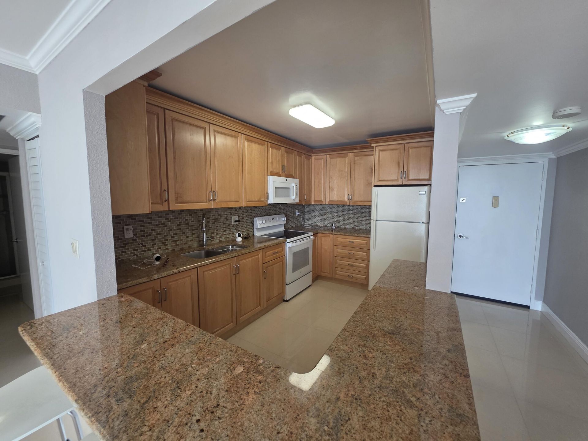 3701 N Country Club Drive, Unit 1008, Aventura, FL 33180 Photo