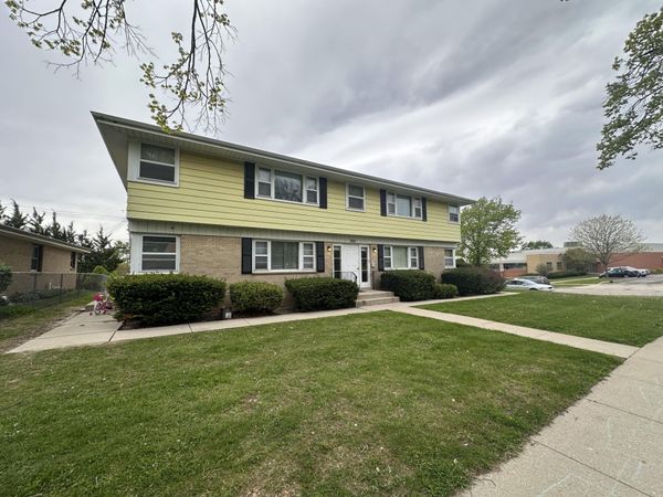 3021 W Wanda Ave, Milwaukee, WI 53221