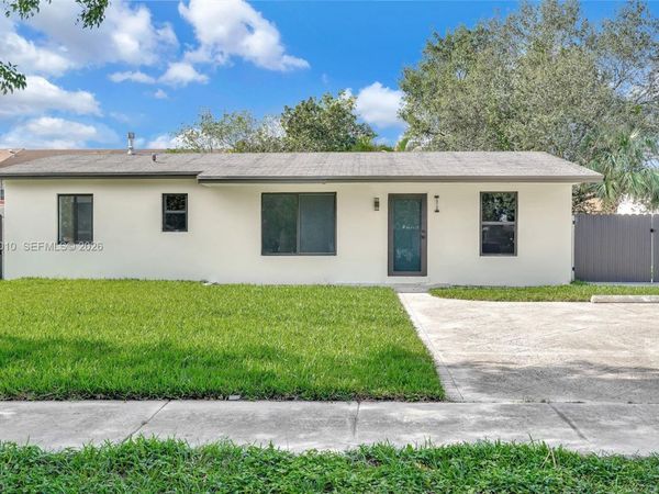 19720 NW 33rd Ave , Miami Gardens, FL 33056