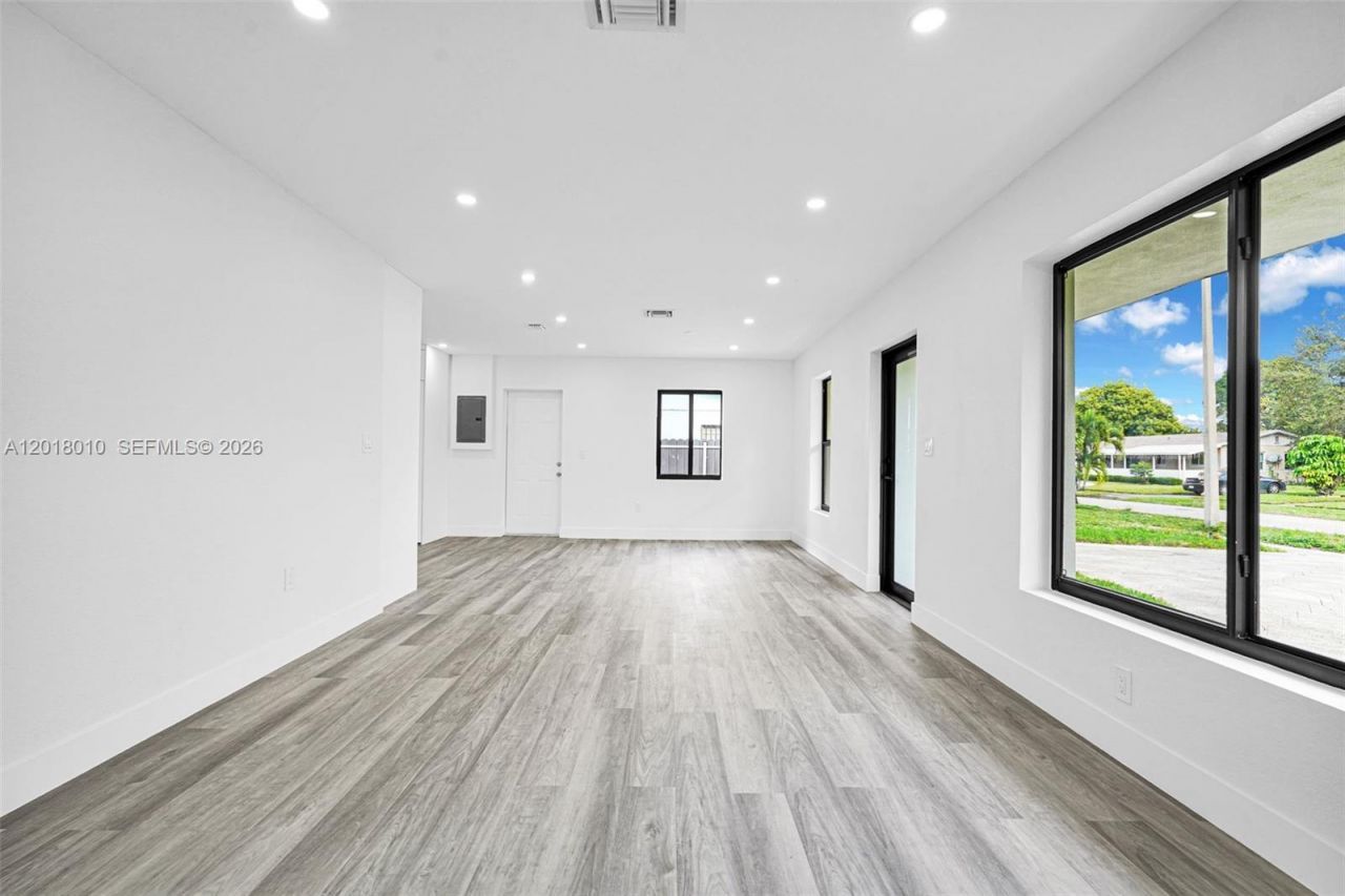19720 NW 33rd Ave , Miami Gardens, FL 33056 Photo