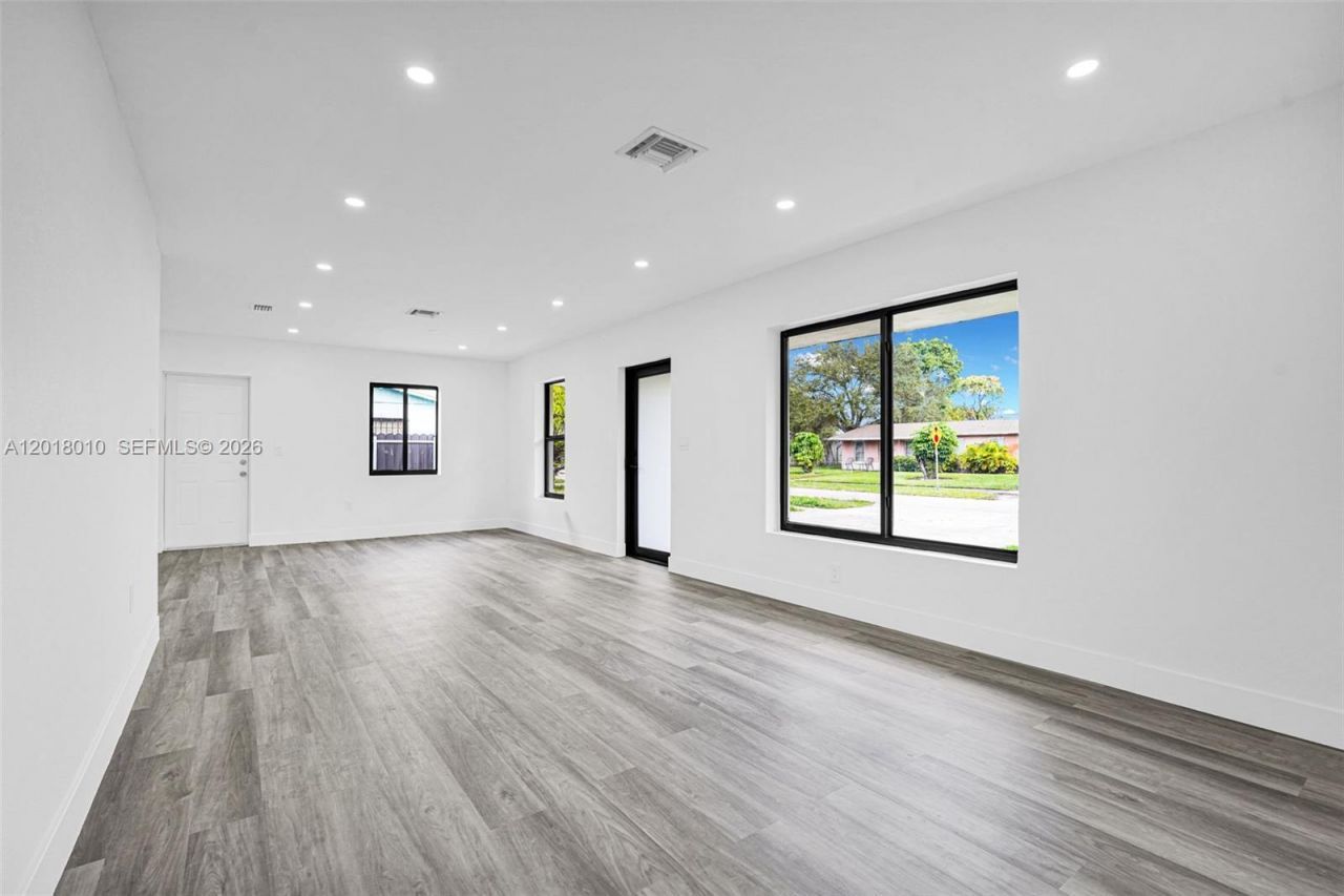 19720 NW 33rd Ave , Miami Gardens, FL 33056 Photo