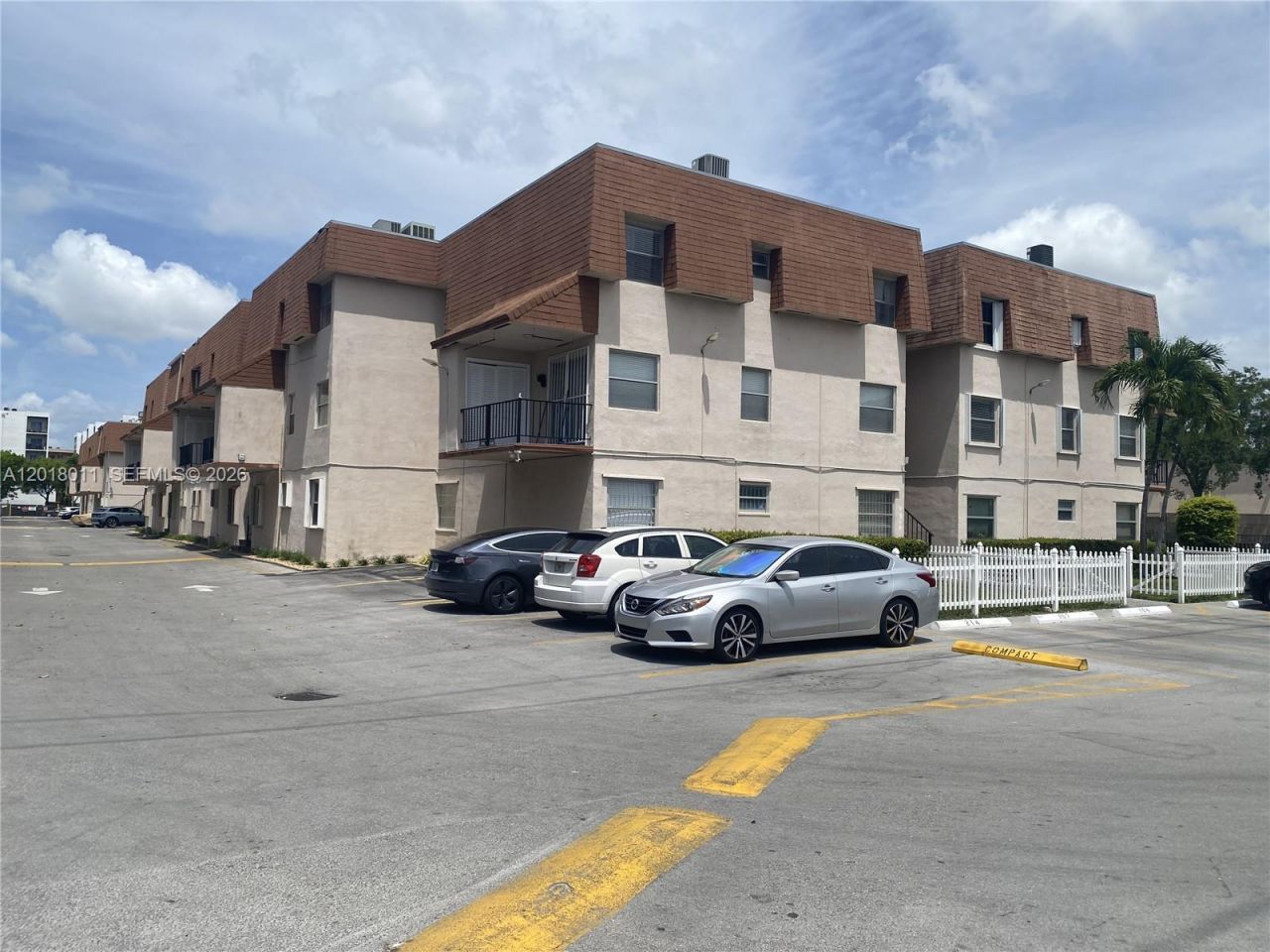 1590 W 46th St, Unit 117, Hialeah, FL 33012 Photo