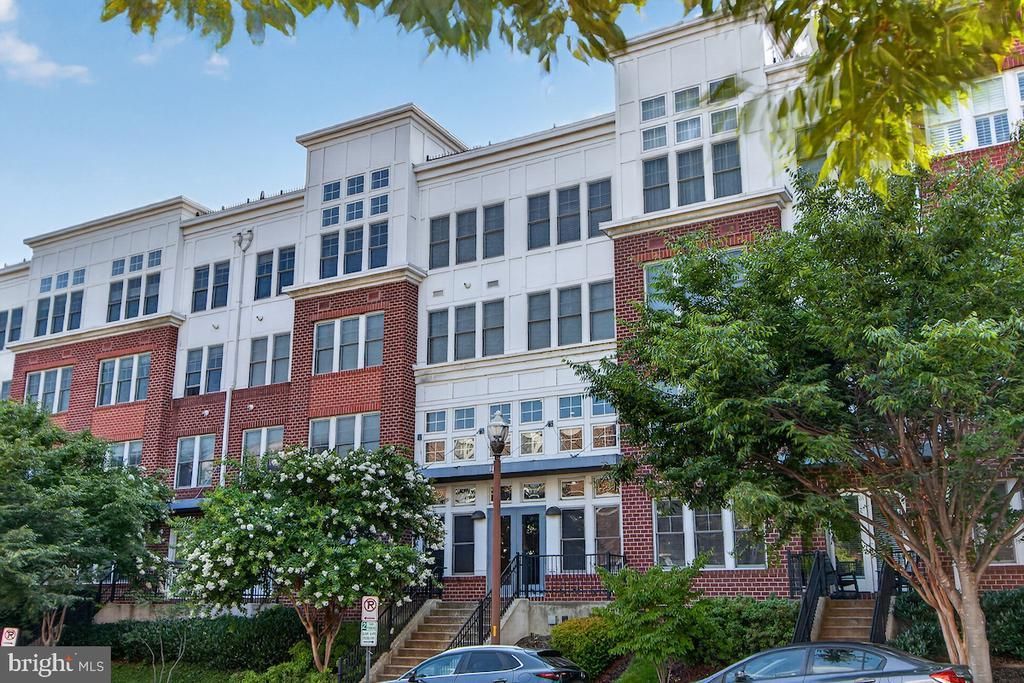 1418 N Rhodes Street, Unit B417, Arlington, VA 22209 Main Photo