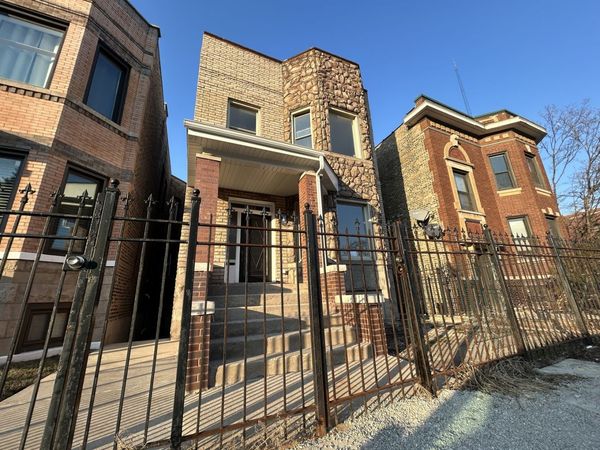 2902 W Diversey Avenue, Unit L, Chicago, IL 60647