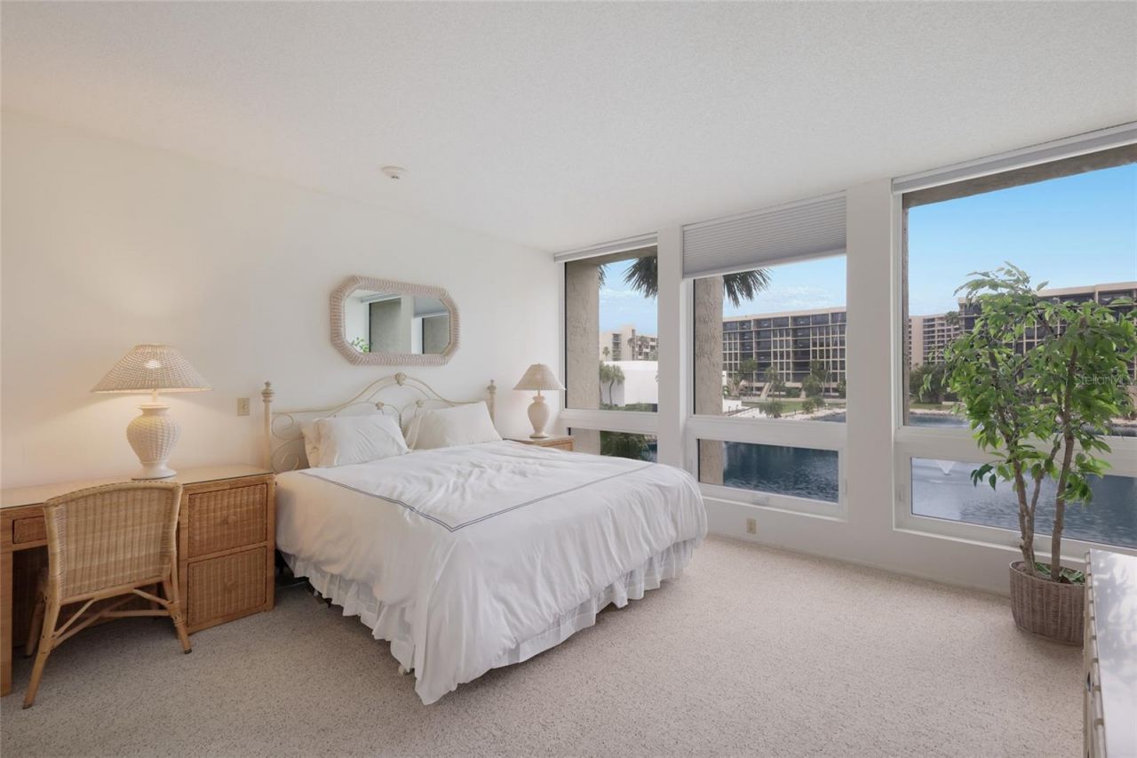 1095 Gulf Of Mexico Drive , Unit 102, Longboat Key, FL 34228 Photo