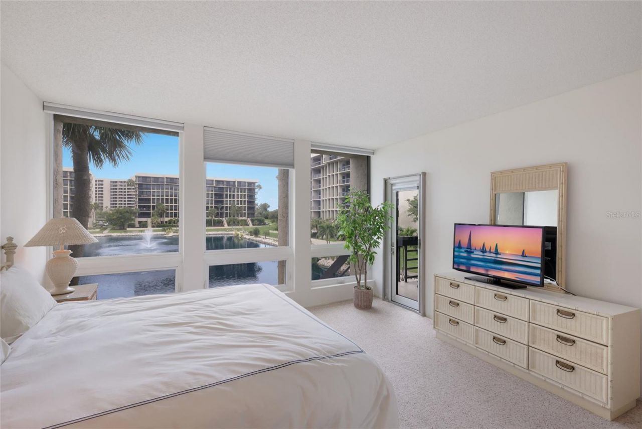 1095 Gulf Of Mexico Drive , Unit 102, Longboat Key, FL 34228 Photo