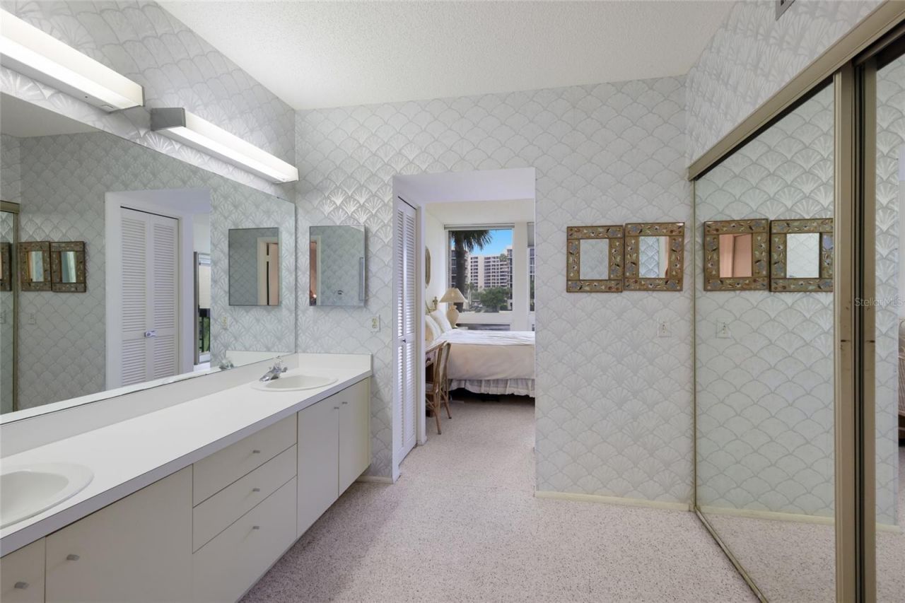 1095 Gulf Of Mexico Drive , Unit 102, Longboat Key, FL 34228 Photo