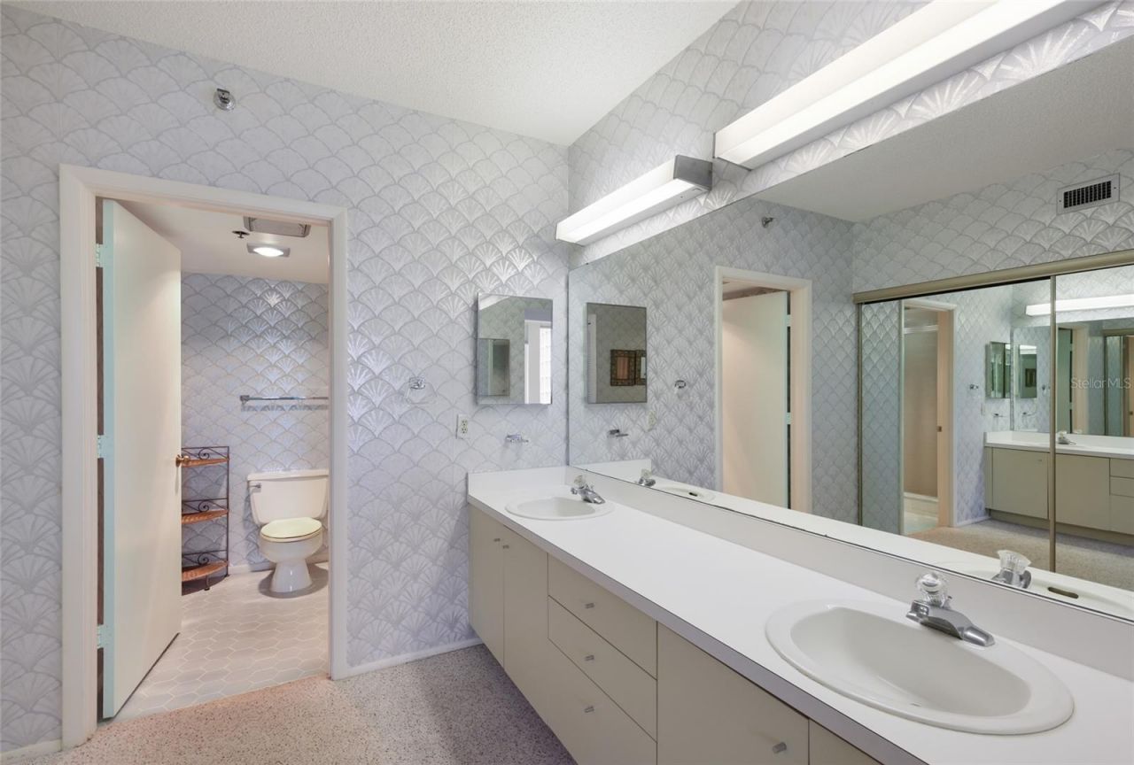 1095 Gulf Of Mexico Drive , Unit 102, Longboat Key, FL 34228 Photo