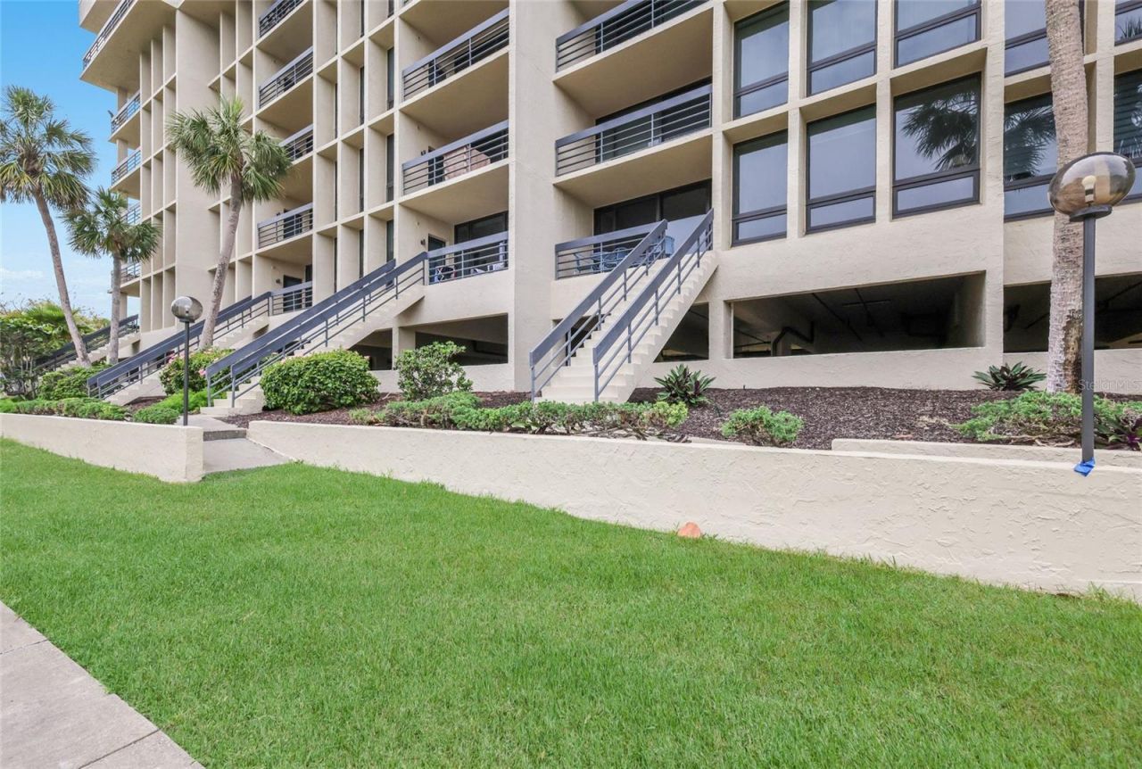 1095 Gulf Of Mexico Drive , Unit 102, Longboat Key, FL 34228 Photo