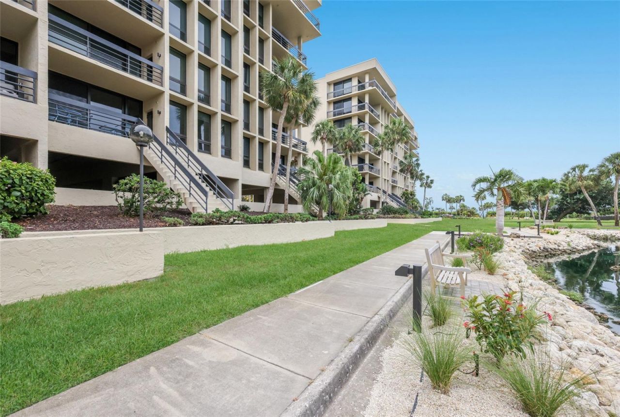 1095 Gulf Of Mexico Drive , Unit 102, Longboat Key, FL 34228 Photo