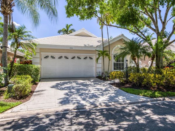 206 Canterbury Drive W, Palm Beach Gardens, FL 33418