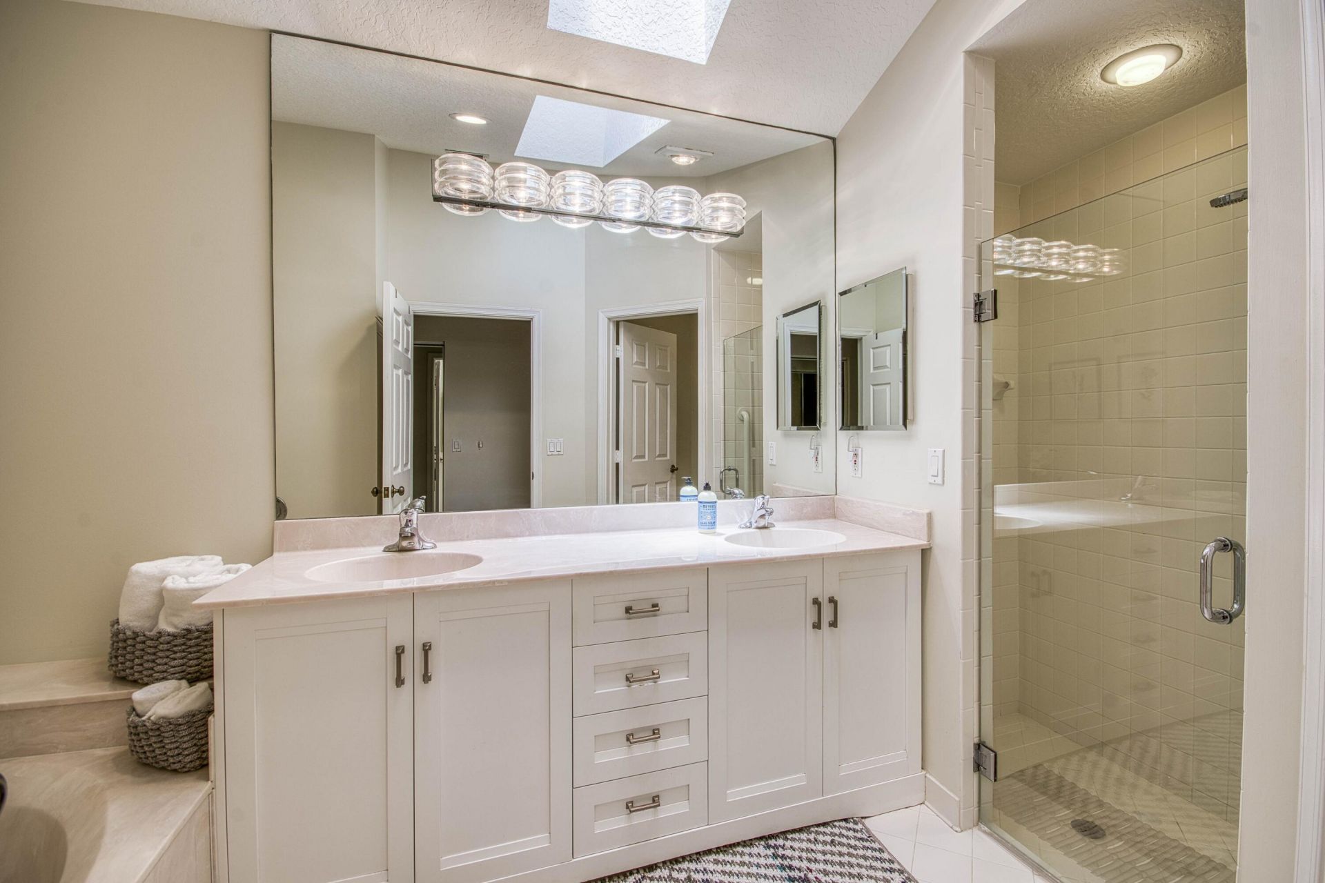 206 Canterbury Drive W, Palm Beach Gardens, FL 33418 Photo