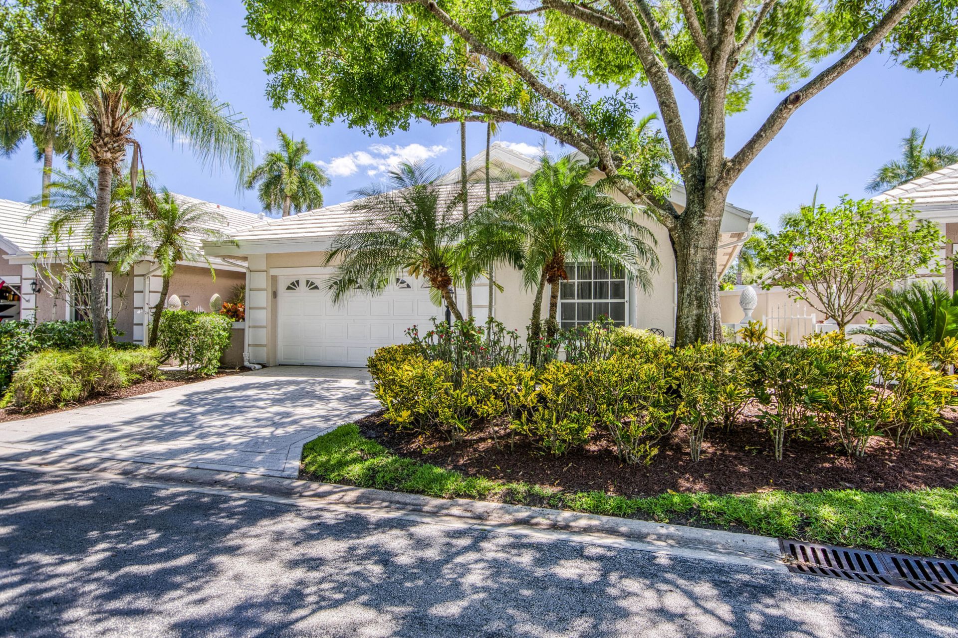 206 Canterbury Drive W, Palm Beach Gardens, FL 33418 Photo