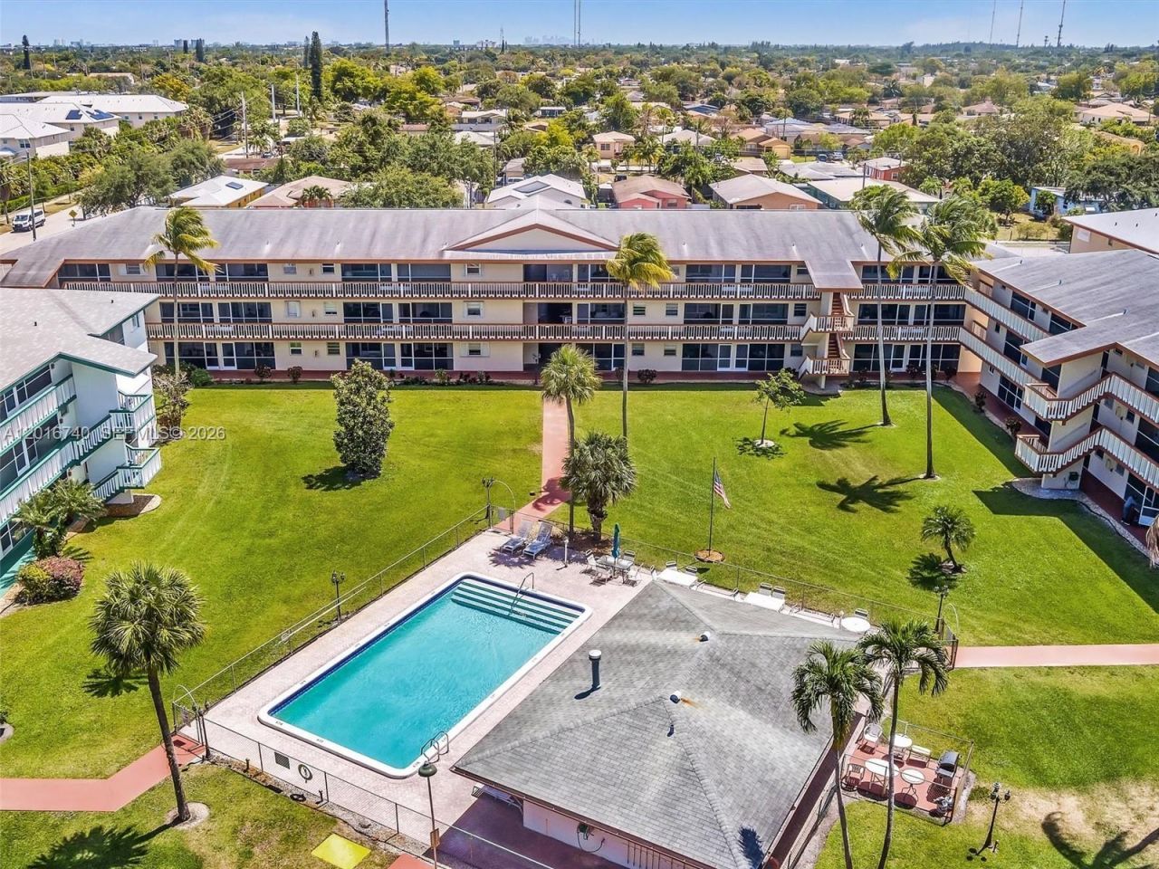 5300 Washington St , Unit J216, Hollywood, FL 33021 Photo