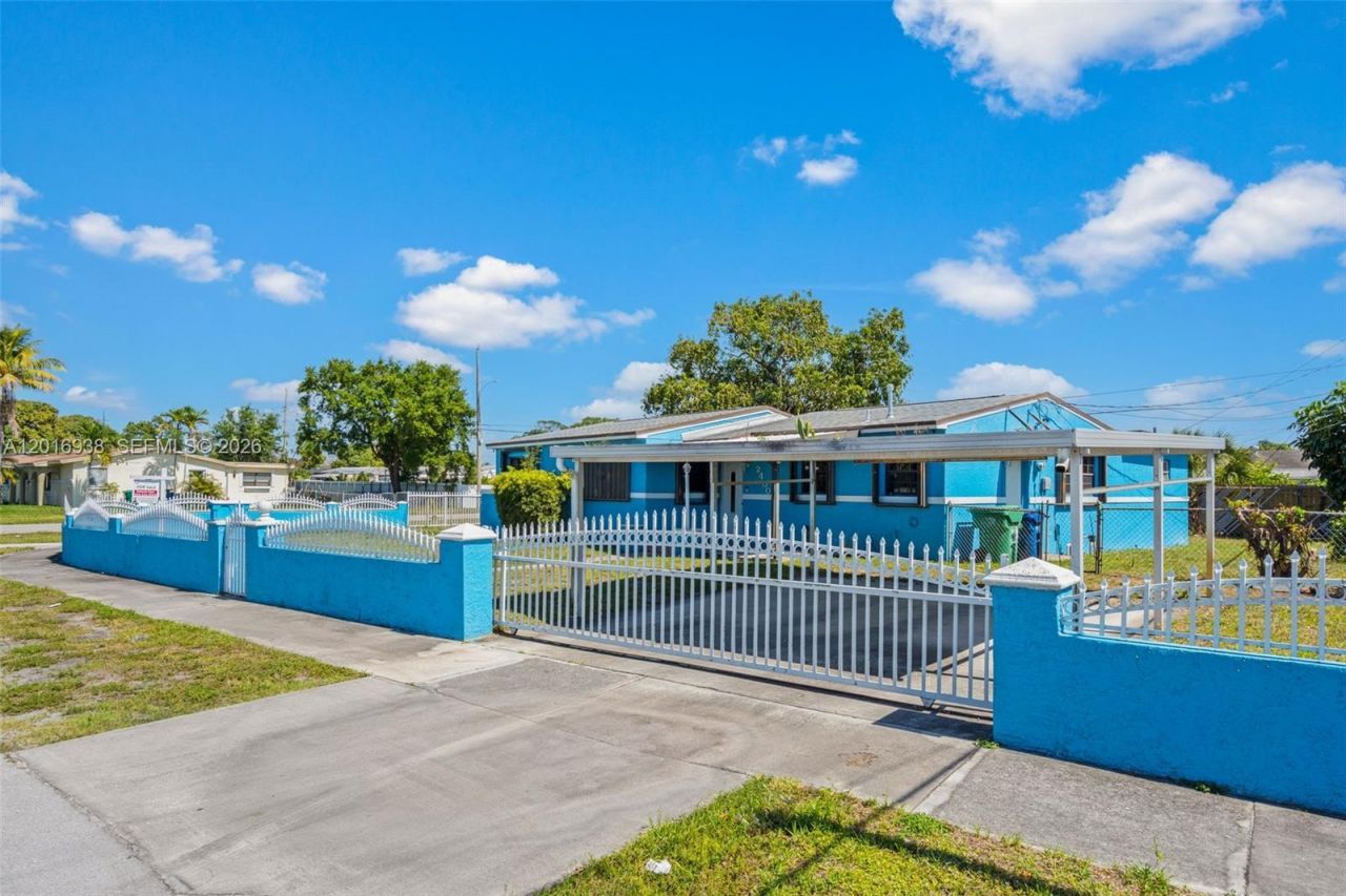 2400 NW 181st Ter, Miami Gardens, FL 33056 Photo