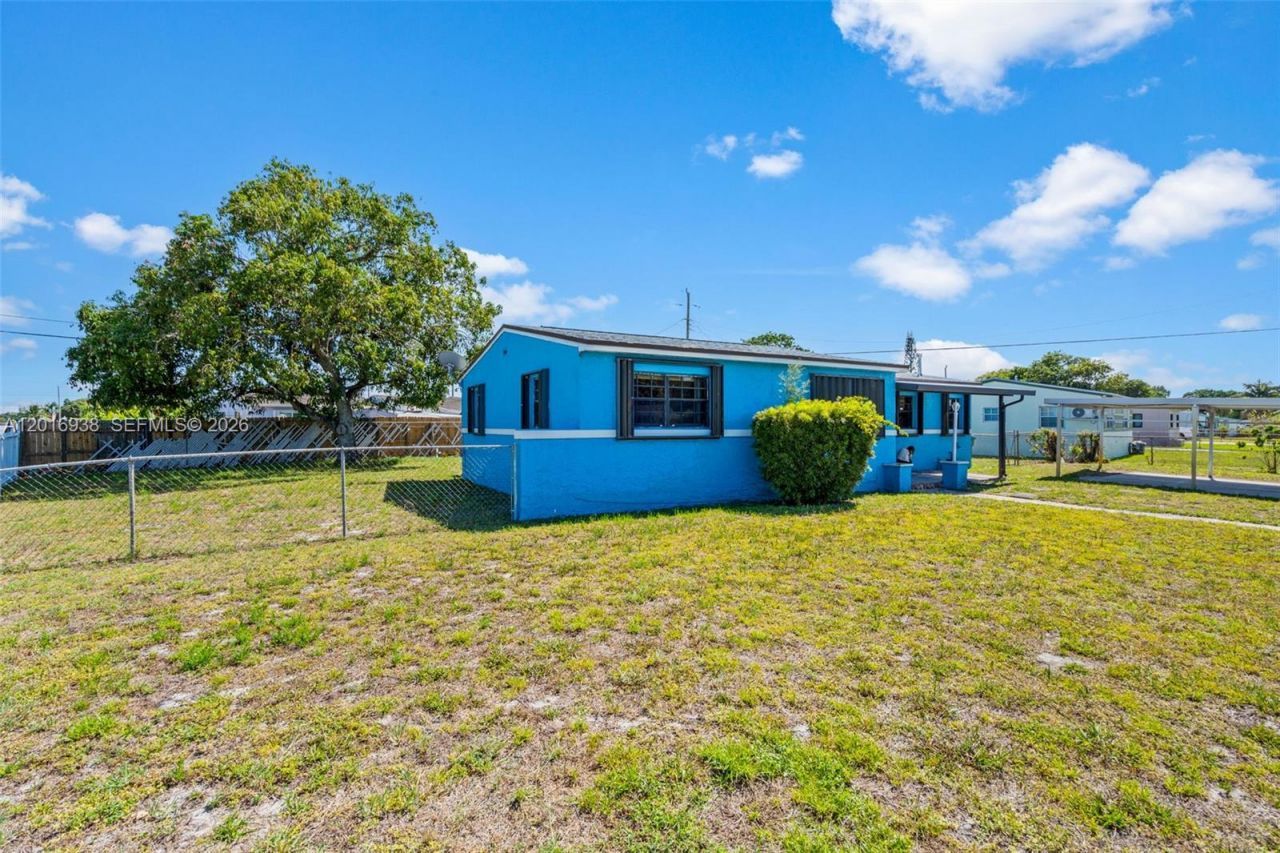 2400 NW 181st Ter, Miami Gardens, FL 33056 Photo