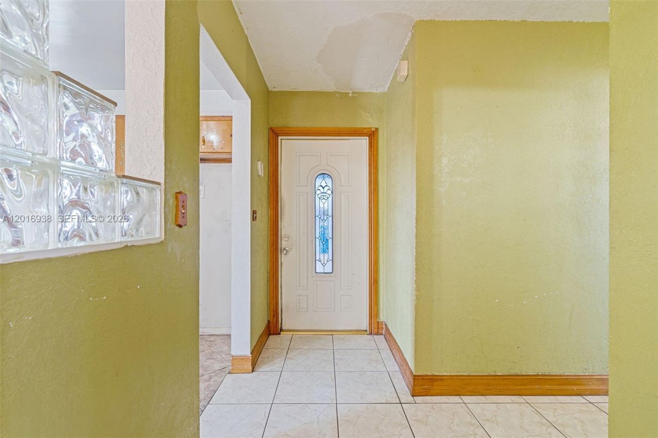 2400 NW 181st Ter, Miami Gardens, FL 33056 Photo