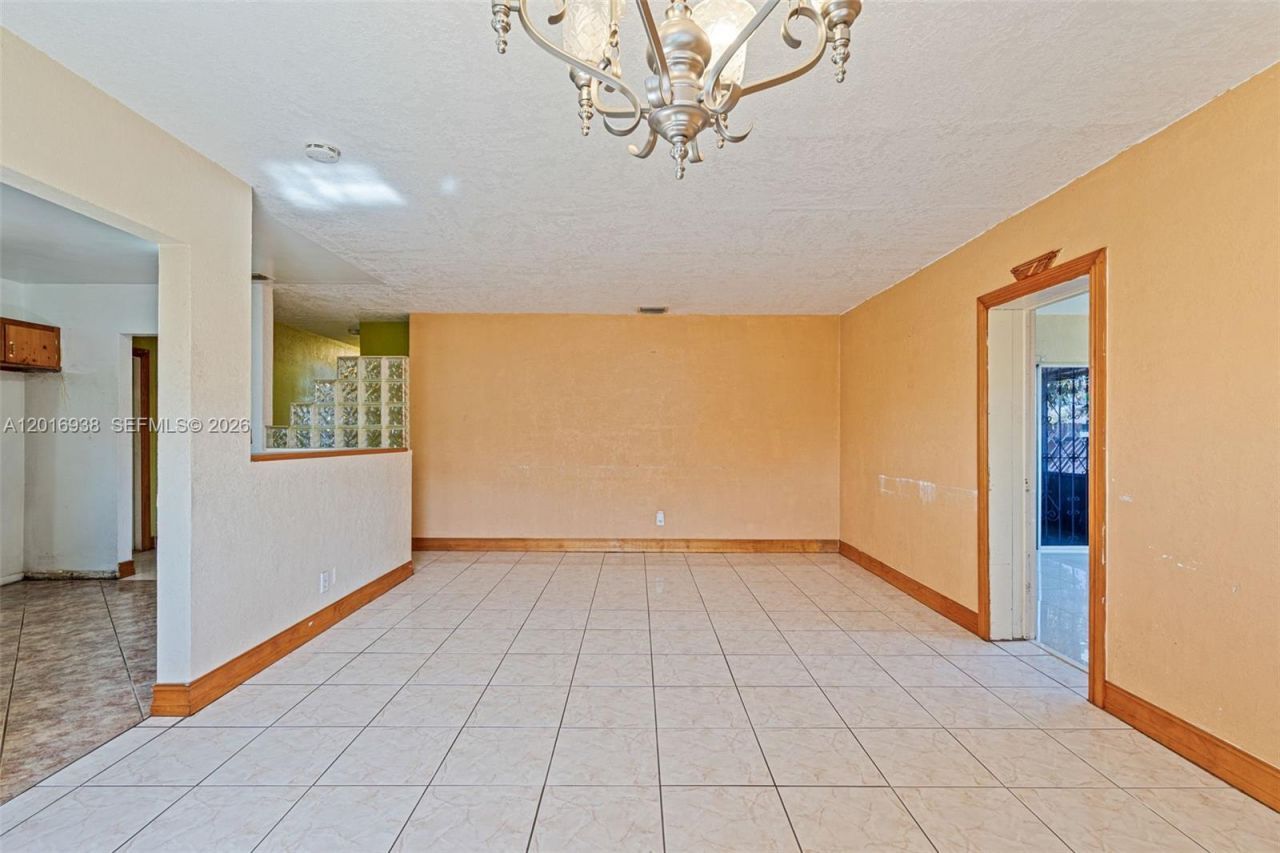 2400 NW 181st Ter, Miami Gardens, FL 33056 Photo