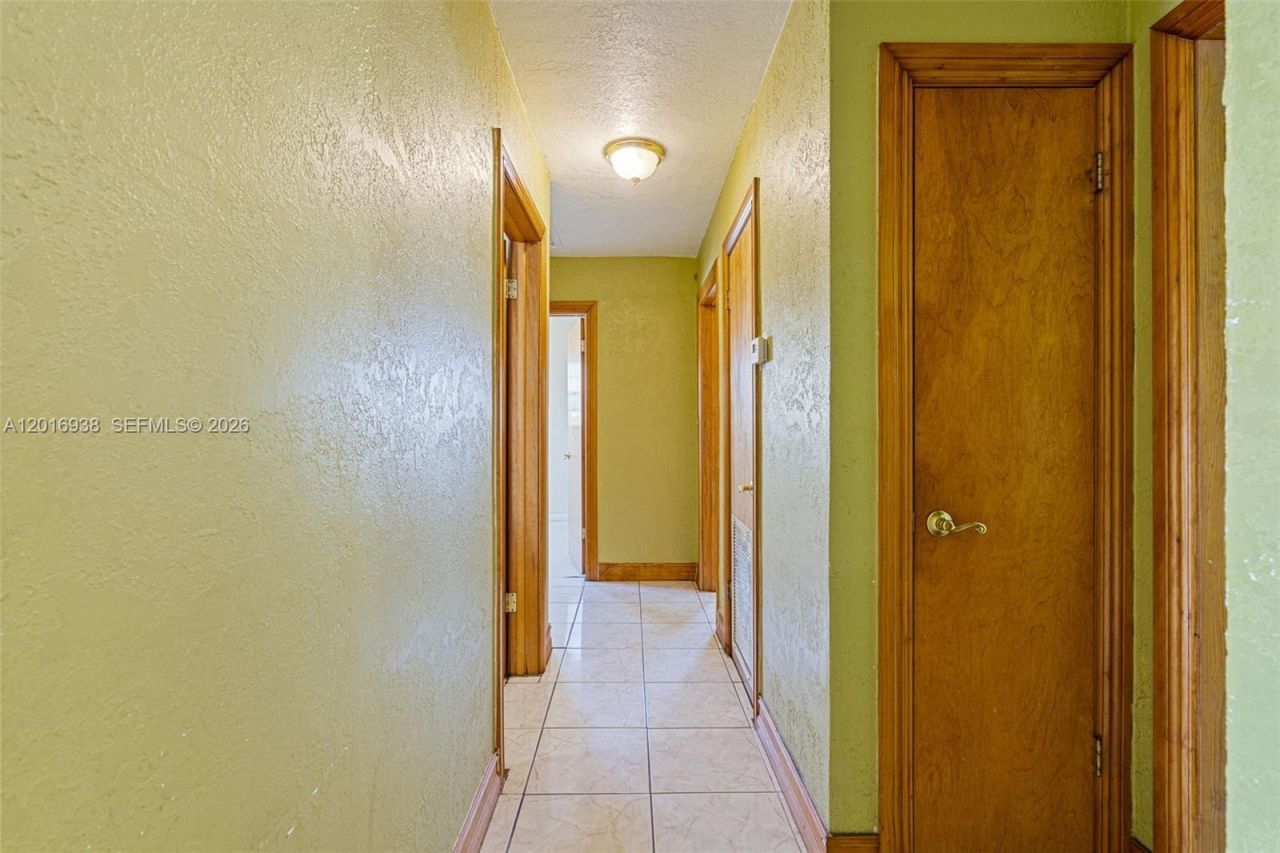2400 NW 181st Ter, Miami Gardens, FL 33056 Photo