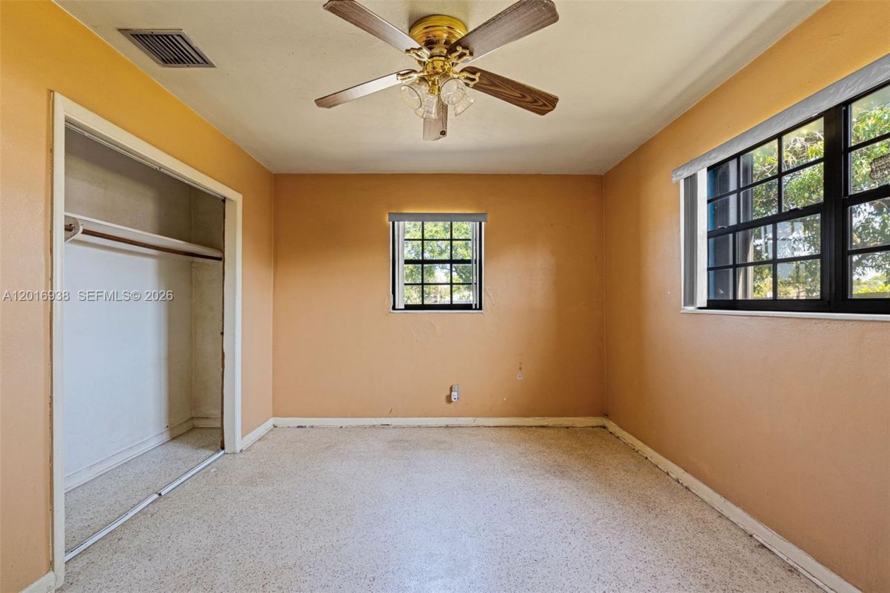 2400 NW 181st Ter, Miami Gardens, FL 33056 Photo