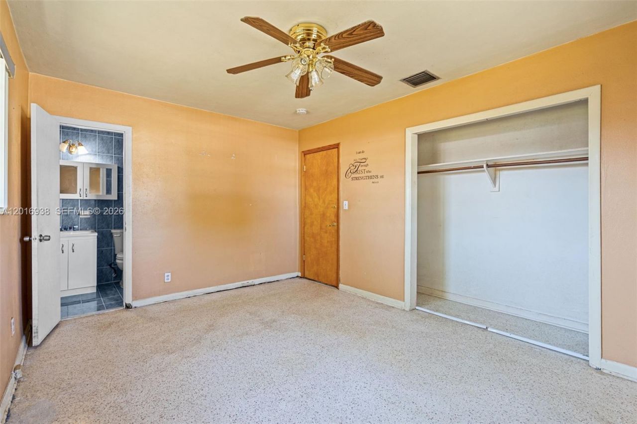 2400 NW 181st Ter, Miami Gardens, FL 33056 Photo