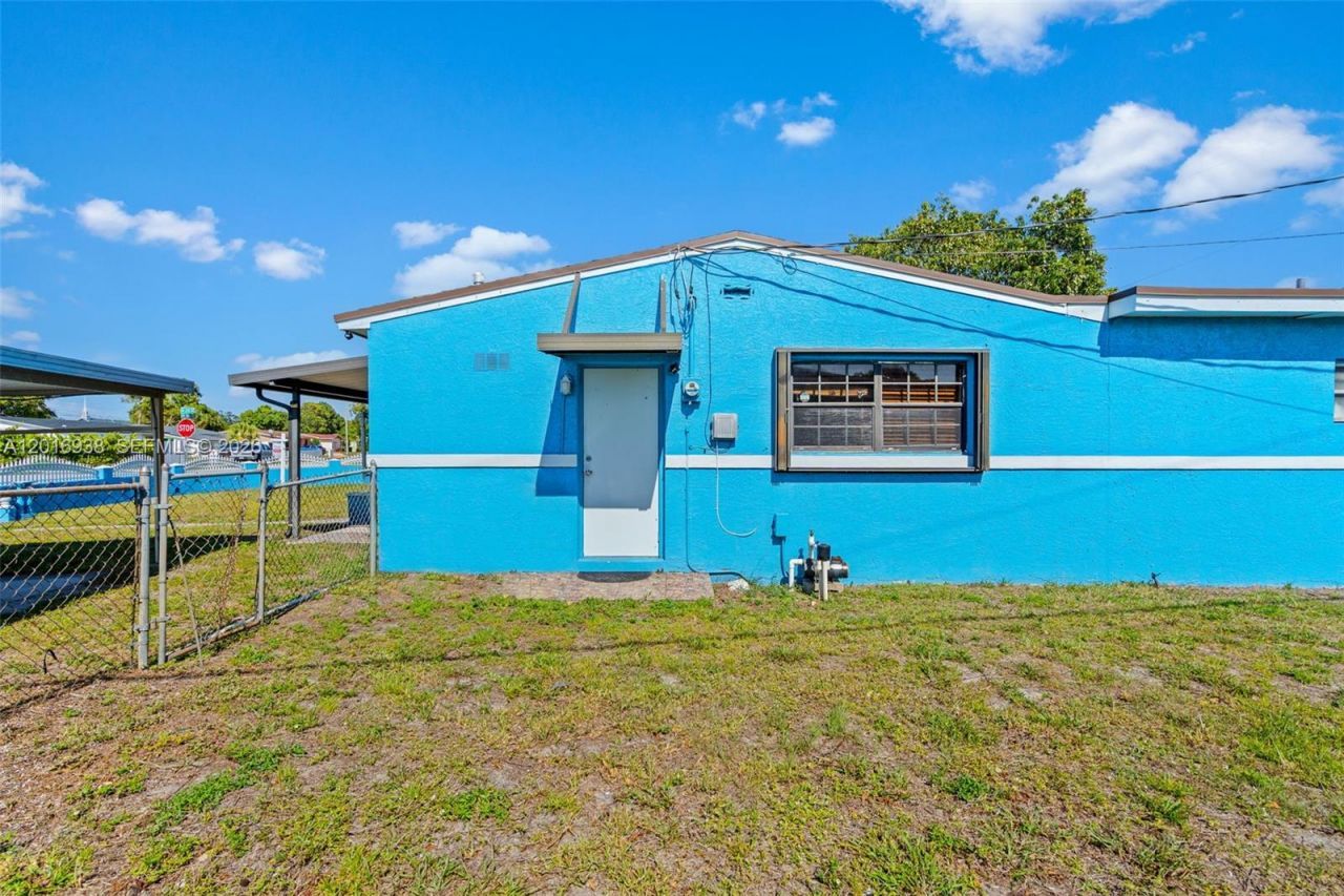 2400 NW 181st Ter, Miami Gardens, FL 33056 Photo