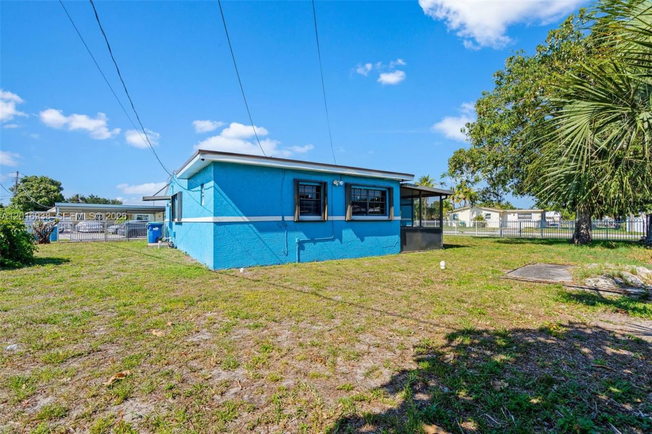 2400 NW 181st Ter, Miami Gardens, FL 33056 Photo