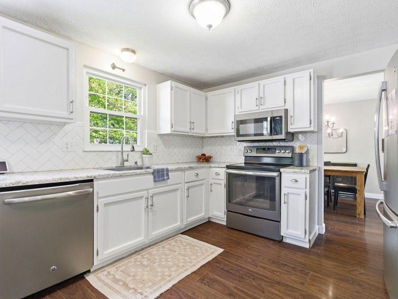 910 Hartney Drive, Columbus, OH 43230 Photo 18