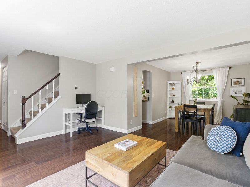 910 Hartney Drive, Columbus, OH 43230 Photo 8