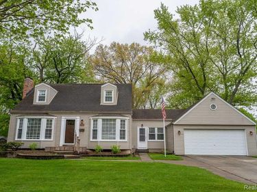 244 Gladwin Avenue, Clawson, MI 48017