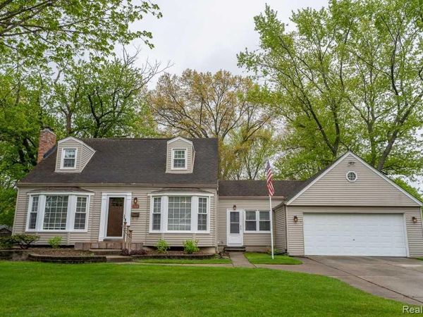 244 Gladwin Avenue , Clawson, MI 48017