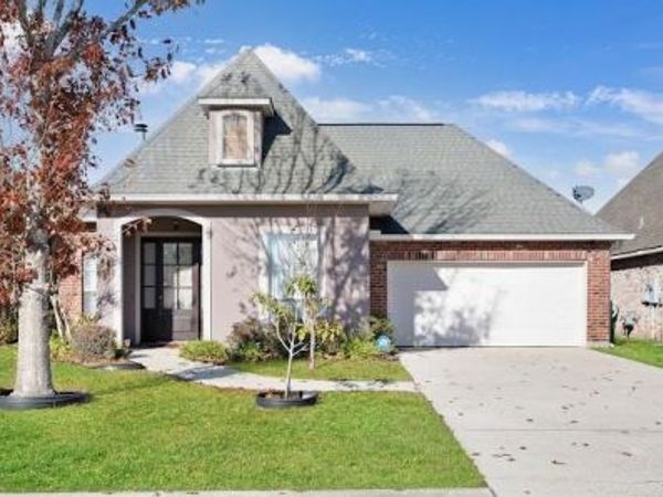 2400 COURS CARSON Street, Mandeville, LA 70448