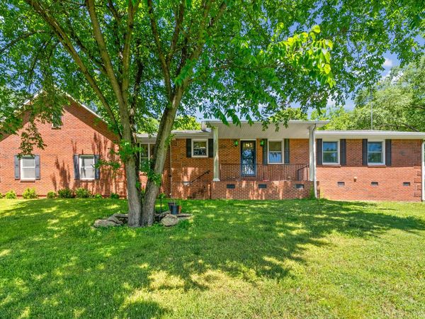 611 West Creek Dr , Clarksville, TN 37040